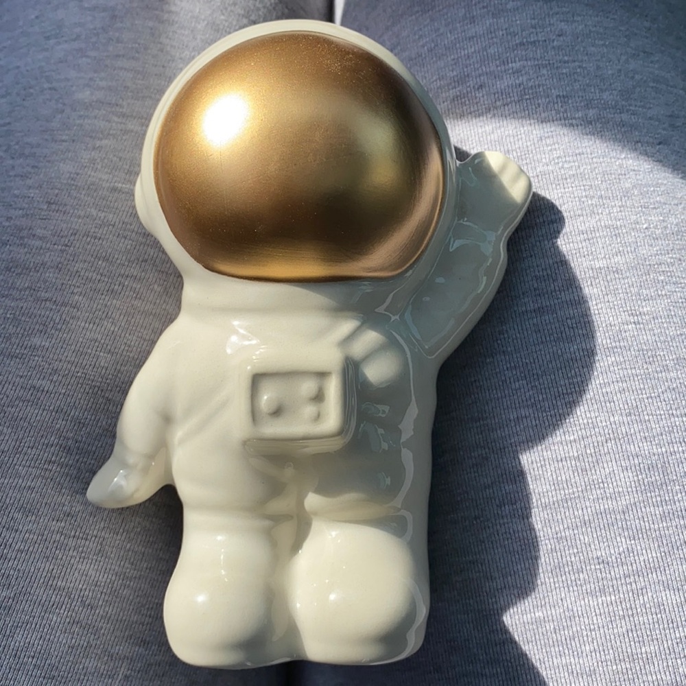 astronaut piggy bank